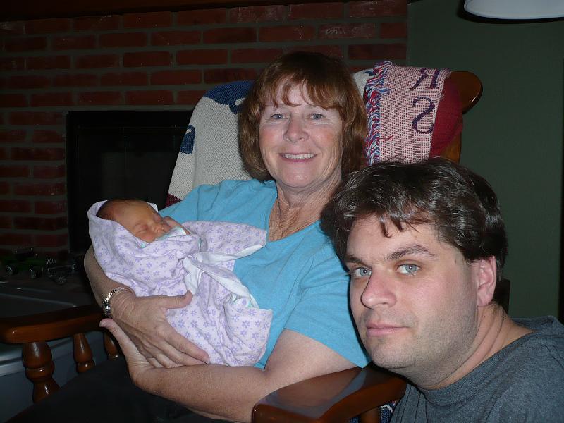 Hailee3rd24 005.jpg - Grandma Clydia, Daddy and me